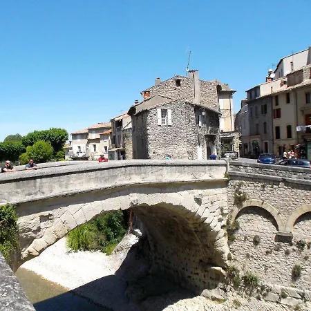 Mas Les Cigales Bed & Breakfast Roaix